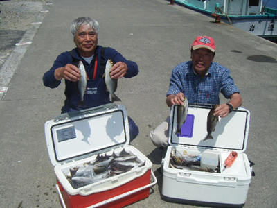 �����񁕃J�b�`����